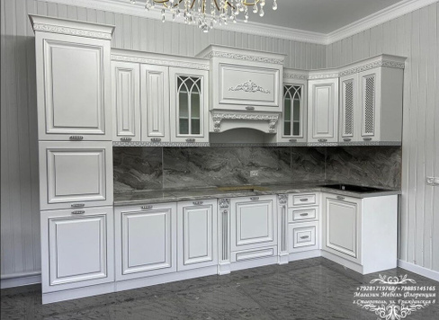 Кухня Монако угловая белая патина серебро 3,60/1,20 м Паладина светлая Арида
