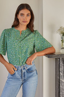 Зеленая блузка с рюшами на плечах в мелкий узор Albaray, зеленый