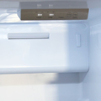 Холодильник Ginzzu NFK-462 черное стекло