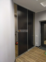 Высокие раздвижные двери для встроенного шкафа-купе цвета Венге со вставками бронзовое зеркало 2,14х2,8 м