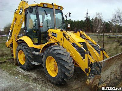 Аренда экскаватора-погрузчика JCB с гидромолотом