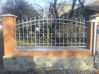 Забор кованый №30, из профильной трубы, кирпича